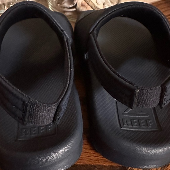 REEF Little One Slides - Picture 3 of 4